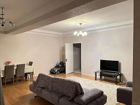 Kirayə verilir 3 otaqlı mənzil 130 m²