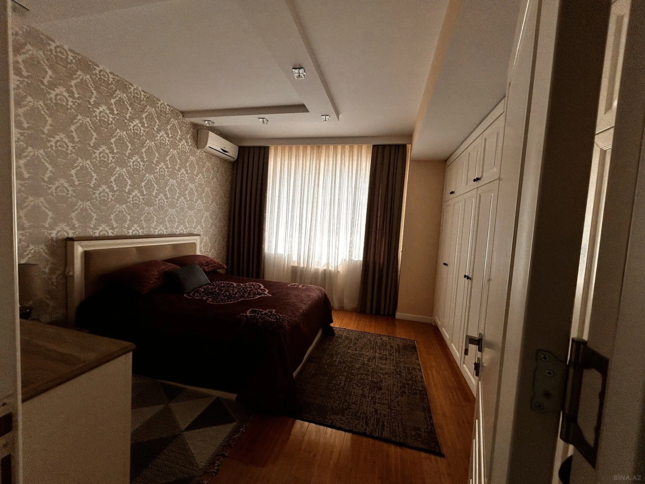 Satılır 3 otaqlı mənzil 120.5 m²