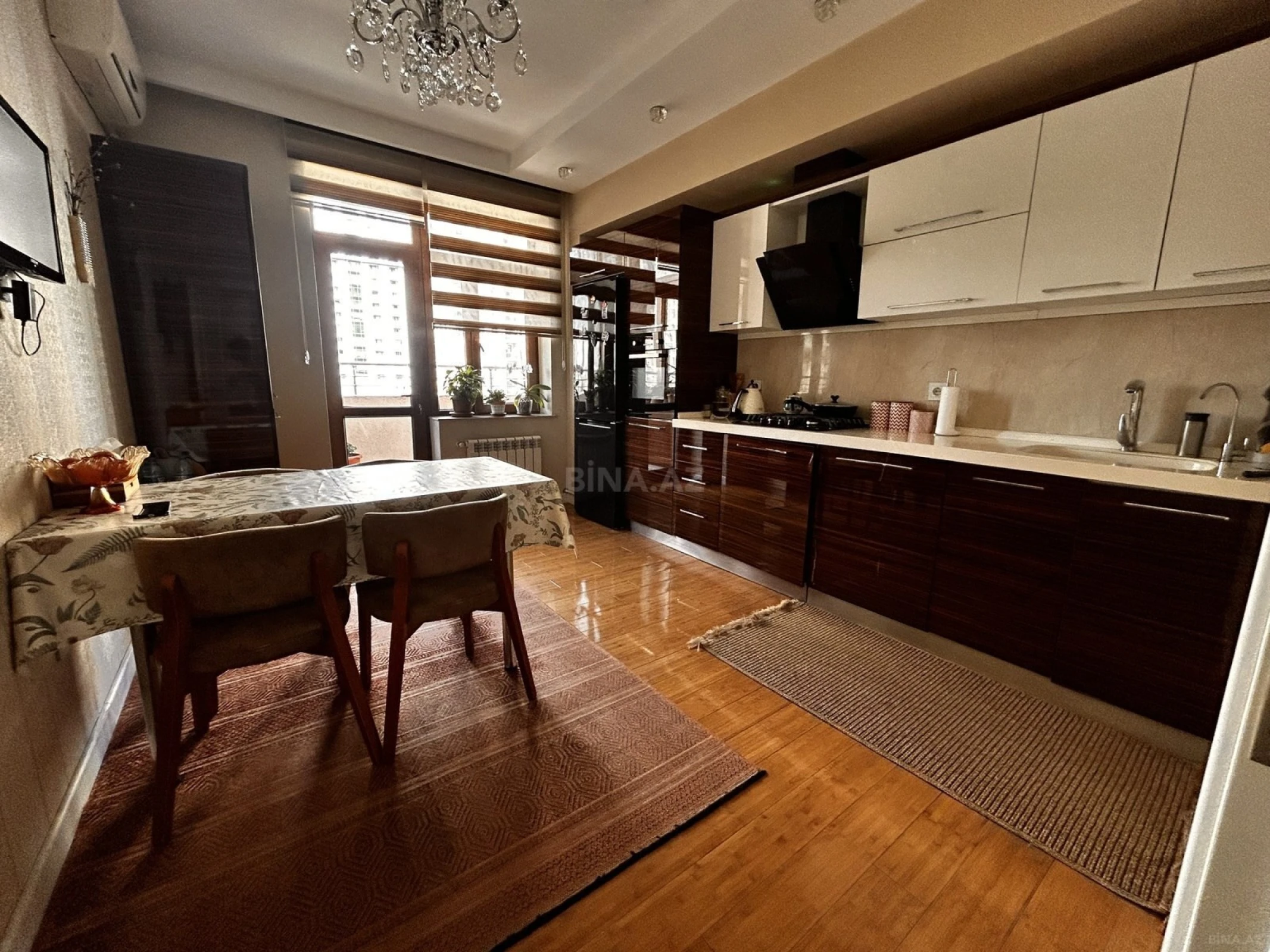 Satılır 3 otaqlı mənzil 120.5 m²