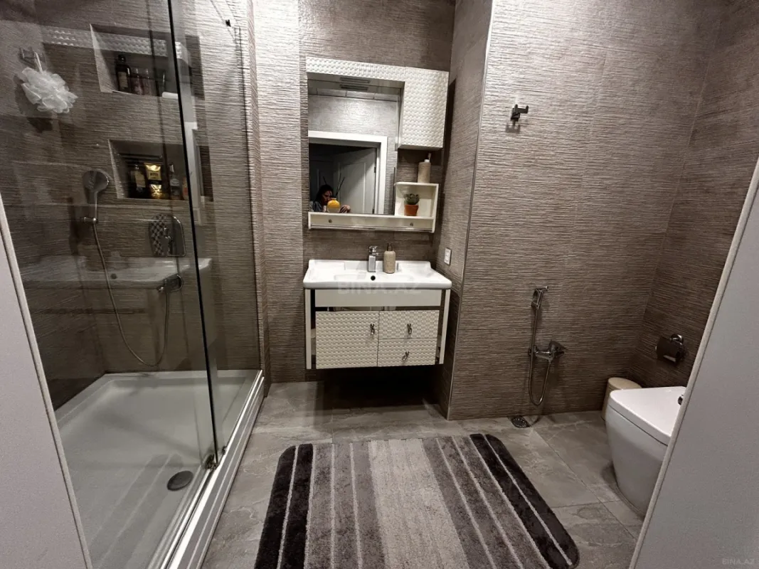 Satılır 3 otaqlı mənzil 120.5 m²