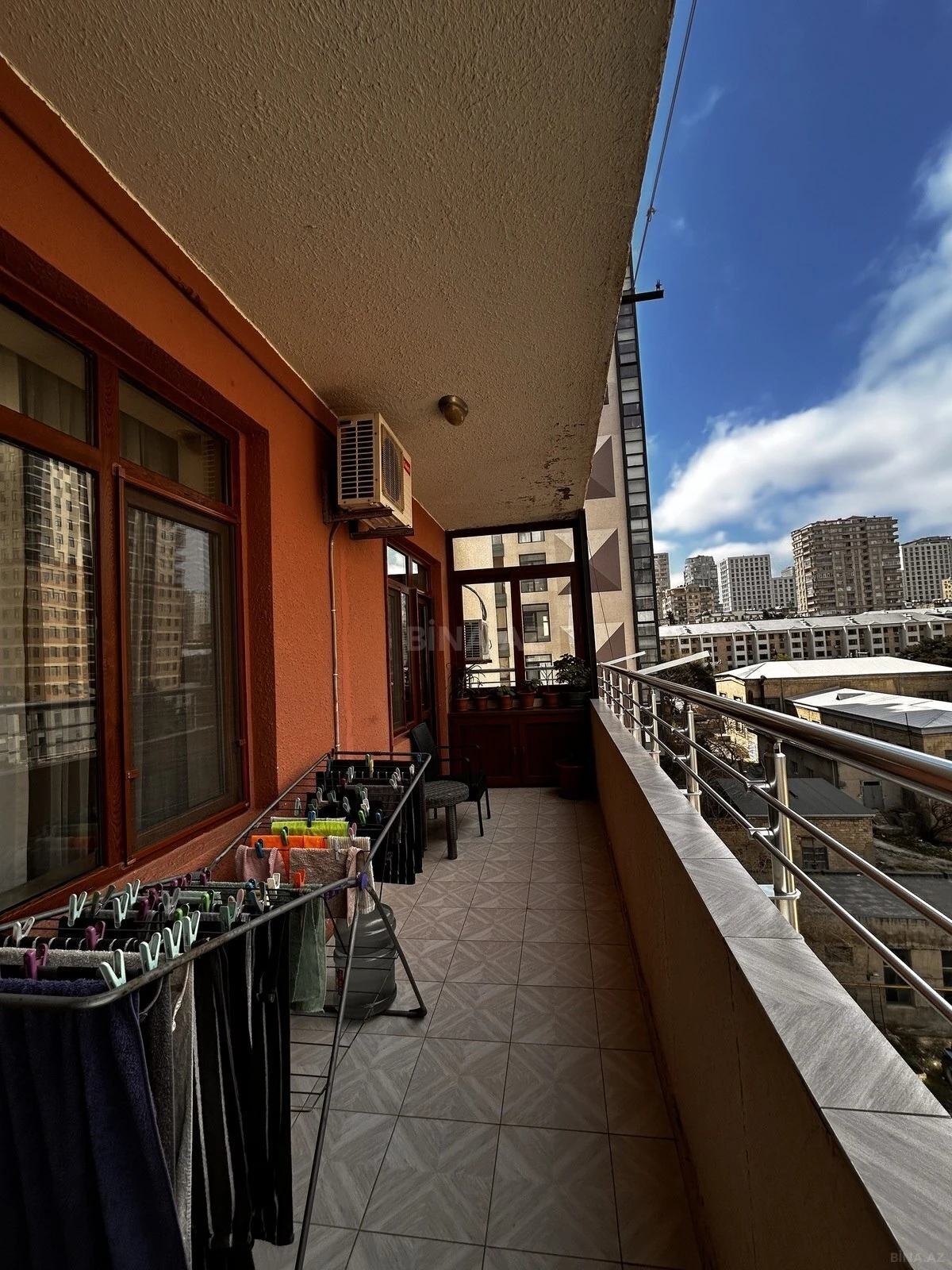 Satılır 3 otaqlı mənzil 120.5 m²