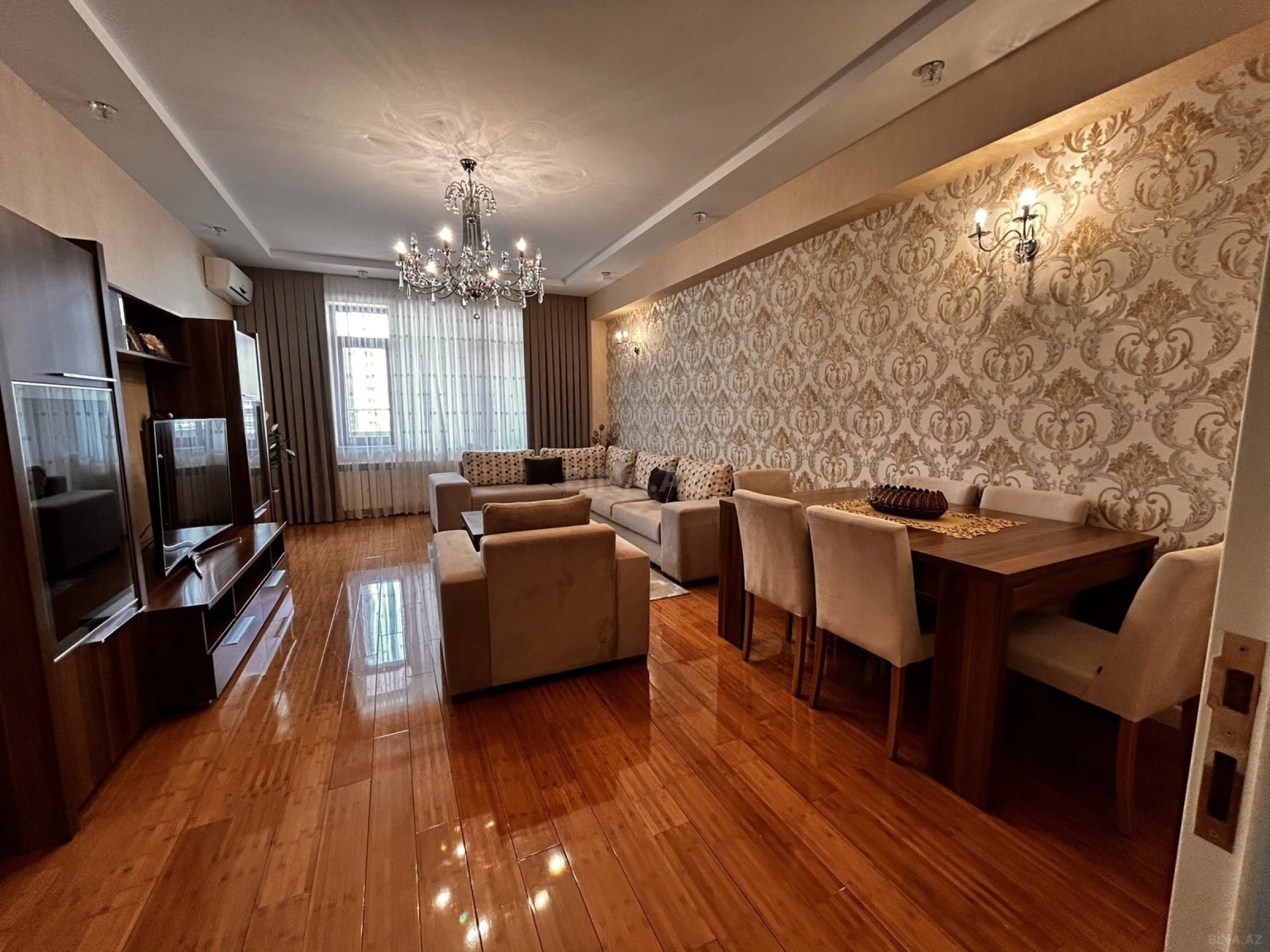 Satılır 3 otaqlı mənzil 120.5 m²