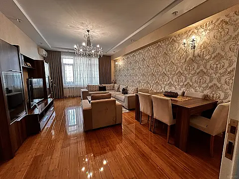 Satılır 3 otaqlı mənzil 120.5 m²