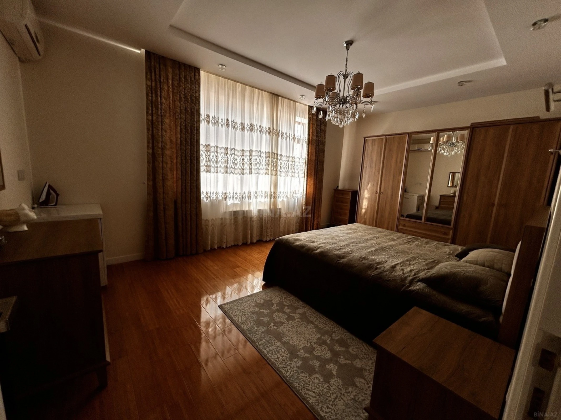Satılır 3 otaqlı mənzil 120.5 m²