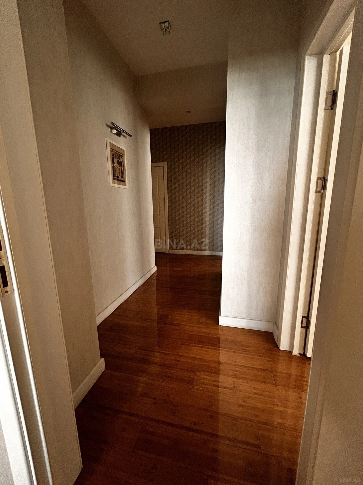Satılır 3 otaqlı mənzil 120.5 m²