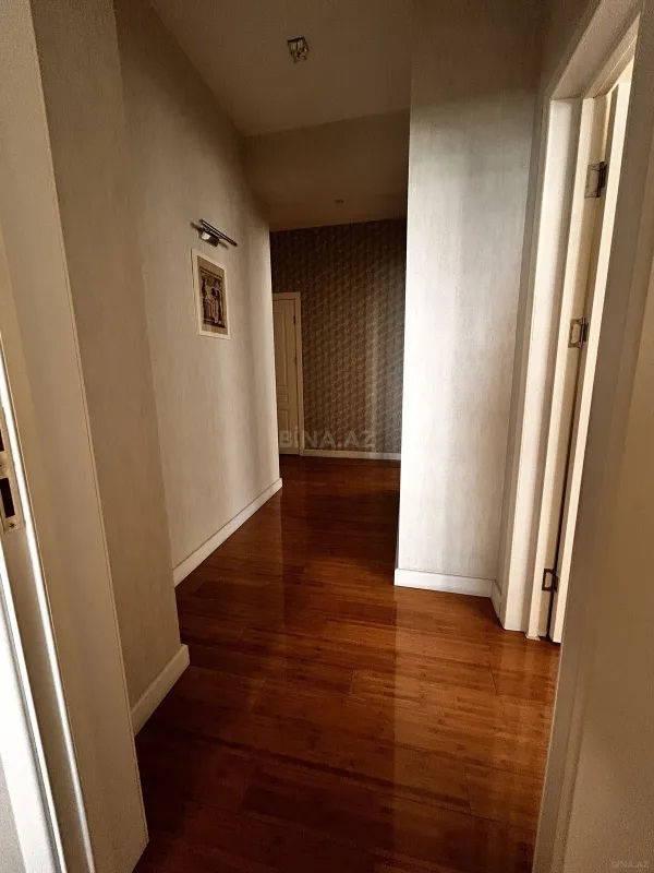 Satılır 3 otaqlı mənzil 120.5 m²