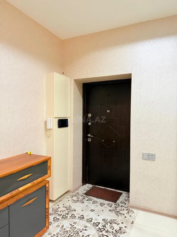 Satılır 3 otaqlı mənzil 157 m²