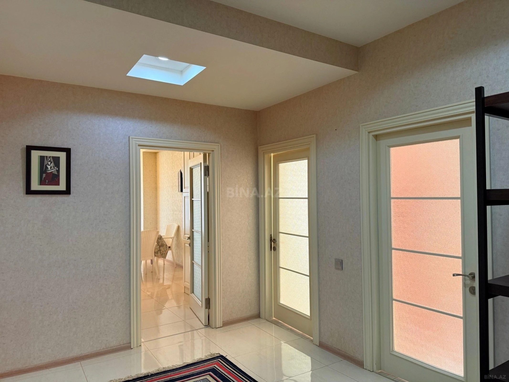 Satılır 3 otaqlı mənzil 157 m²