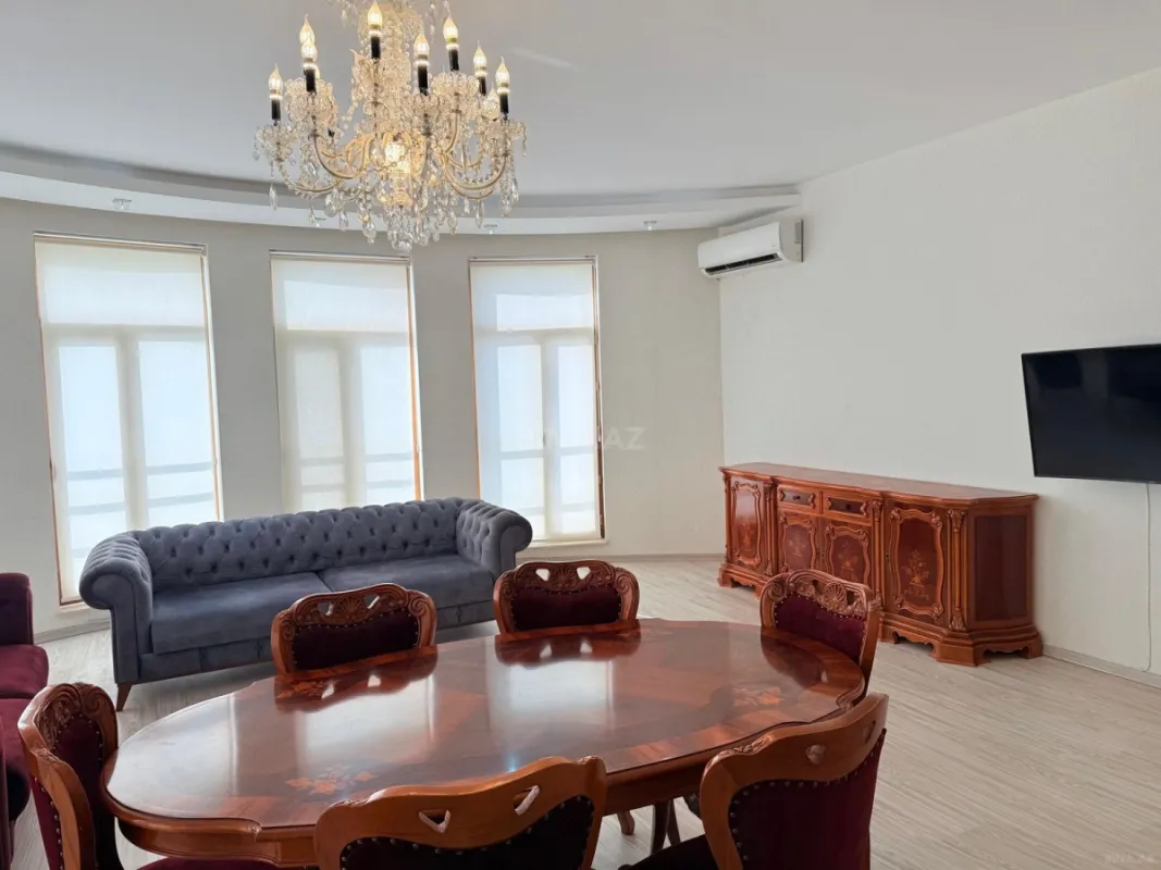 Satılır 3 otaqlı mənzil 157 m²