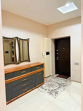 Satılır 3 otaqlı mənzil 157 m²