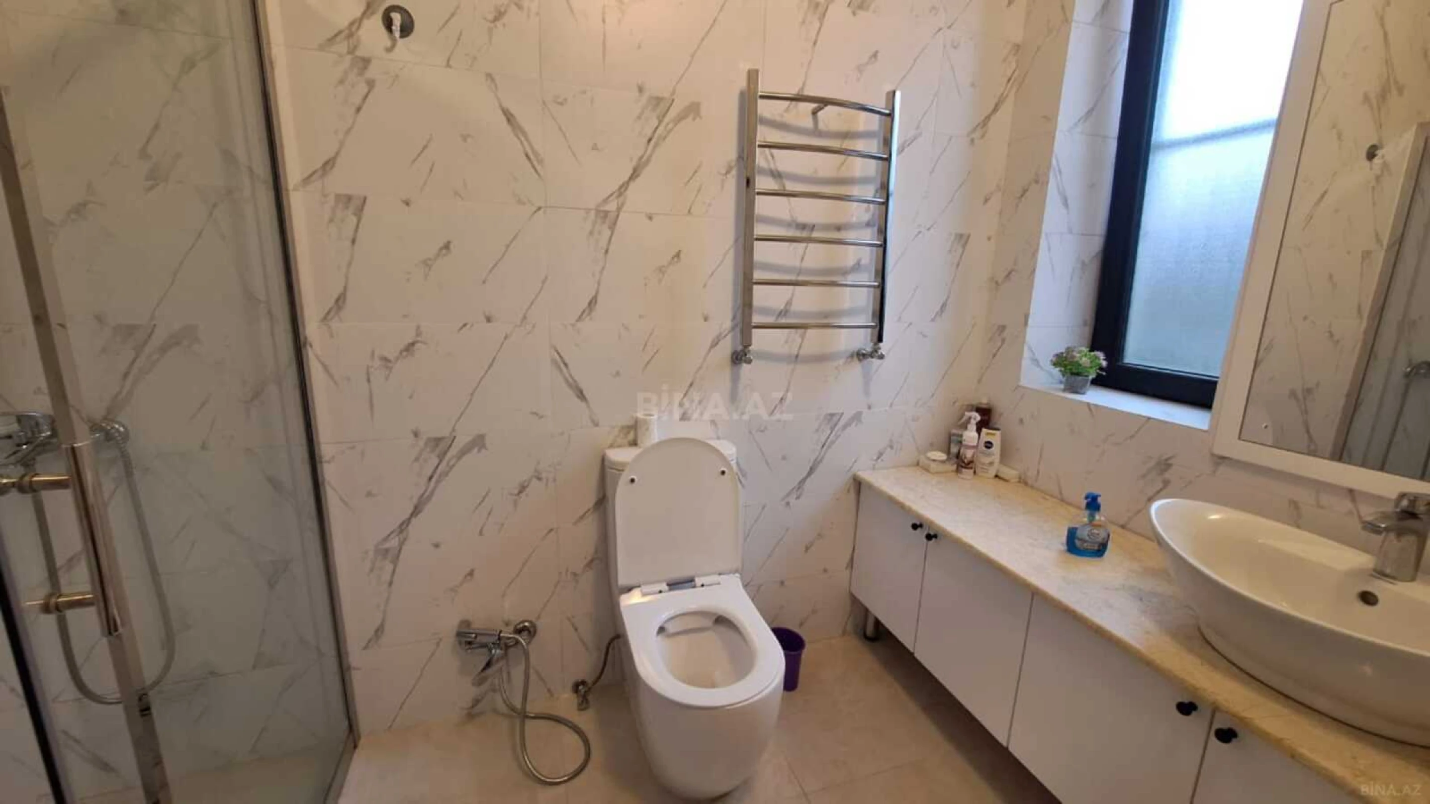 Kirayə verilir 5 otaqlı həyət evi 300 m²