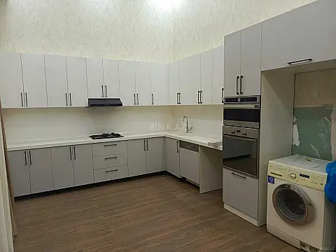 Satılır 5 otaqlı mənzil 250 m²