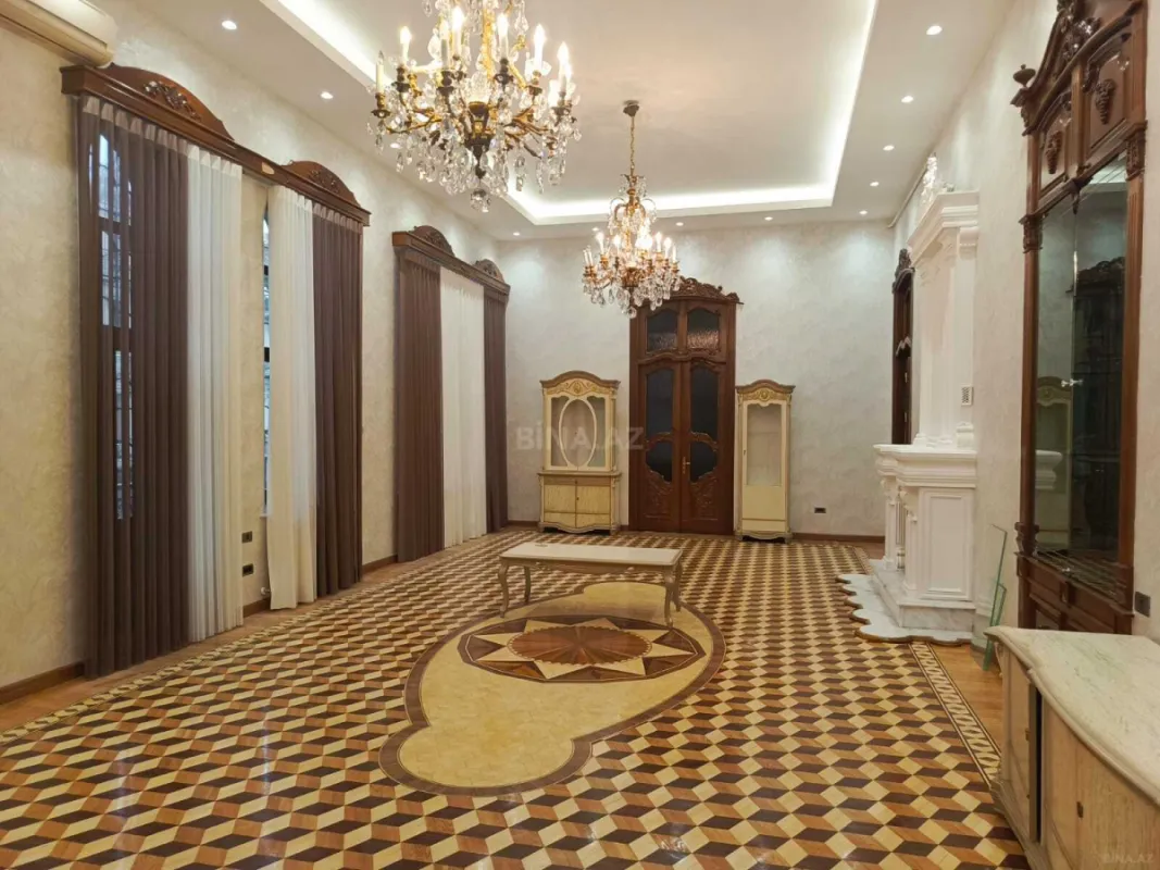 Satılır 5 otaqlı mənzil 250 m²