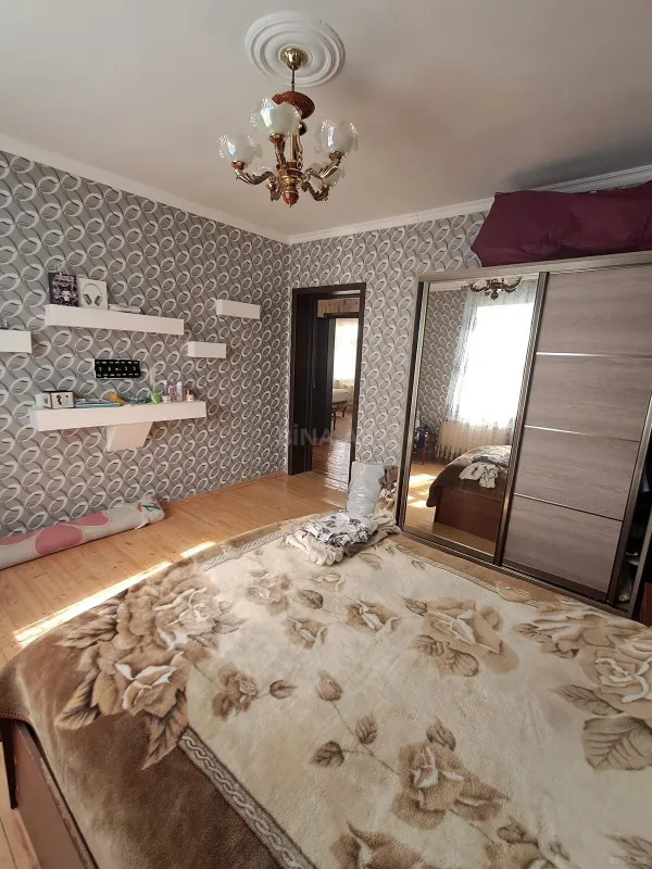 Satılır 5 otaqlı həyət evi 160 m²