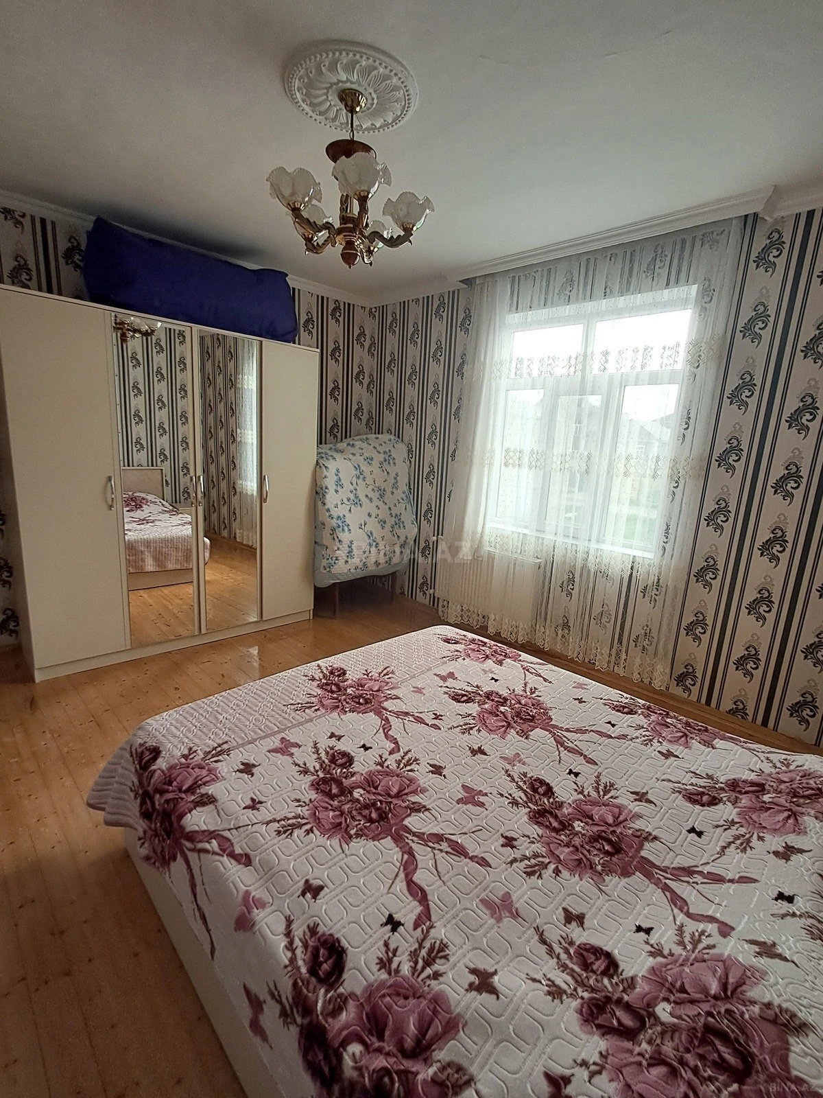 Satılır 5 otaqlı həyət evi 160 m²