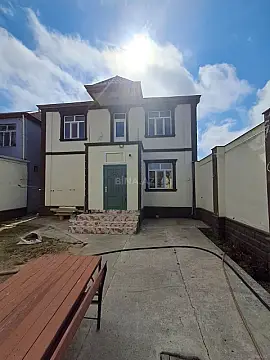 Satılır 5 otaqlı həyət evi 160 m²