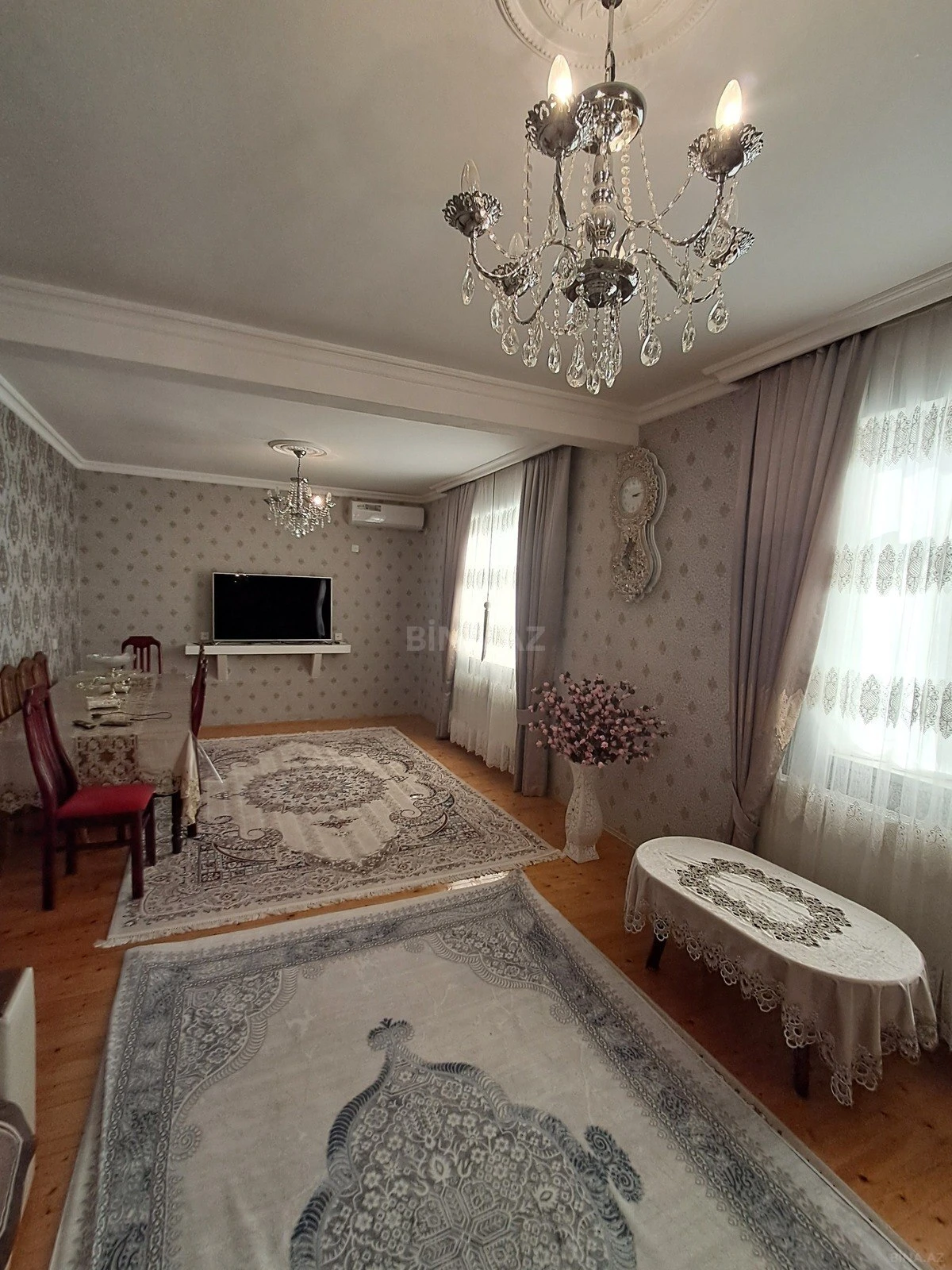 Satılır 5 otaqlı həyət evi 160 m²