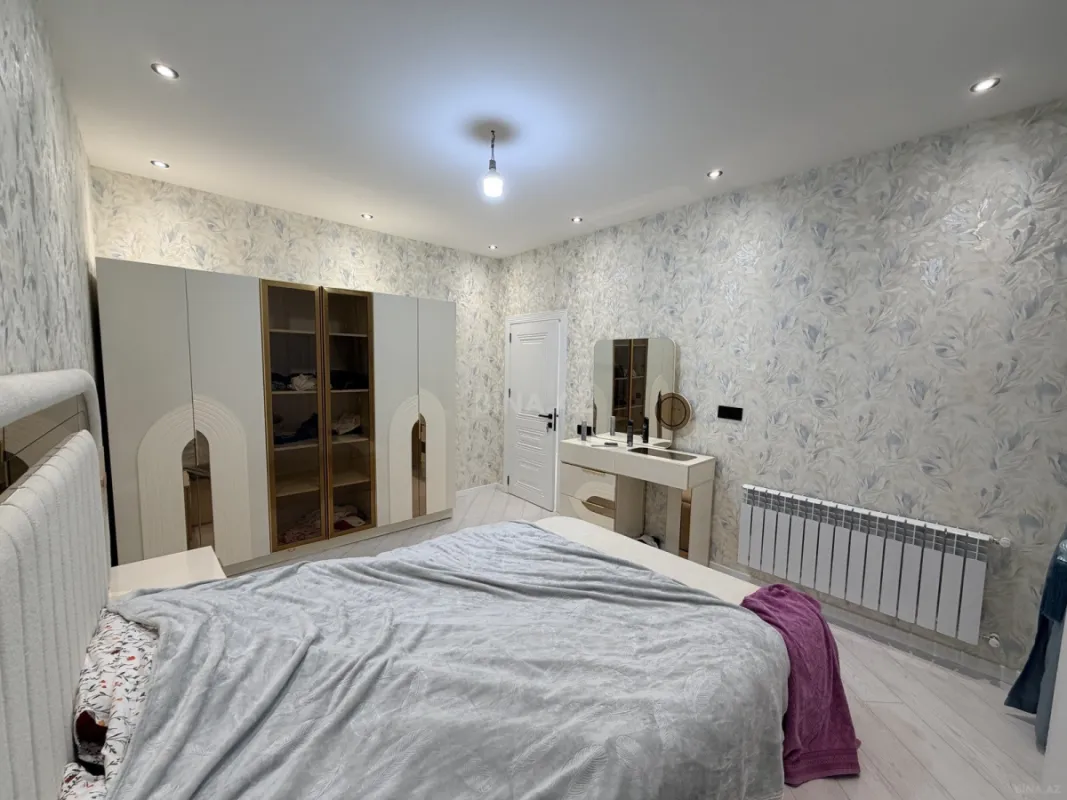 Satılır 6 otaqlı həyət evi 200 m²