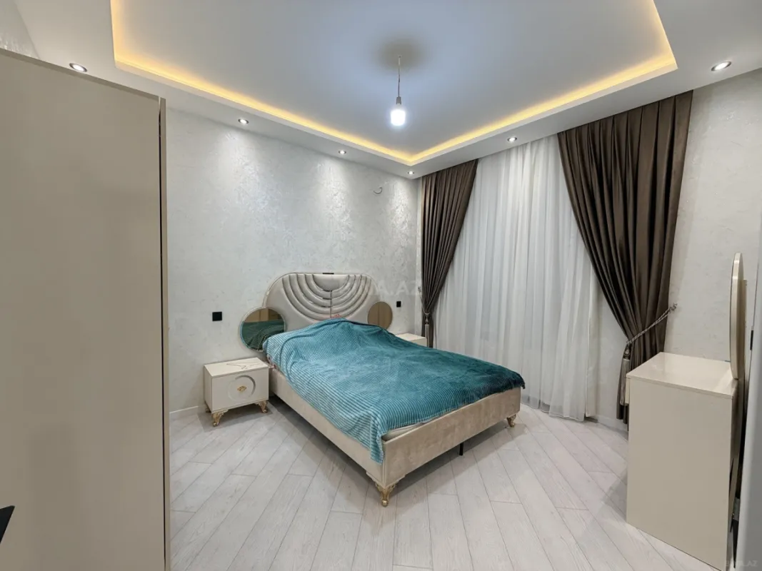 Satılır 6 otaqlı həyət evi 200 m²