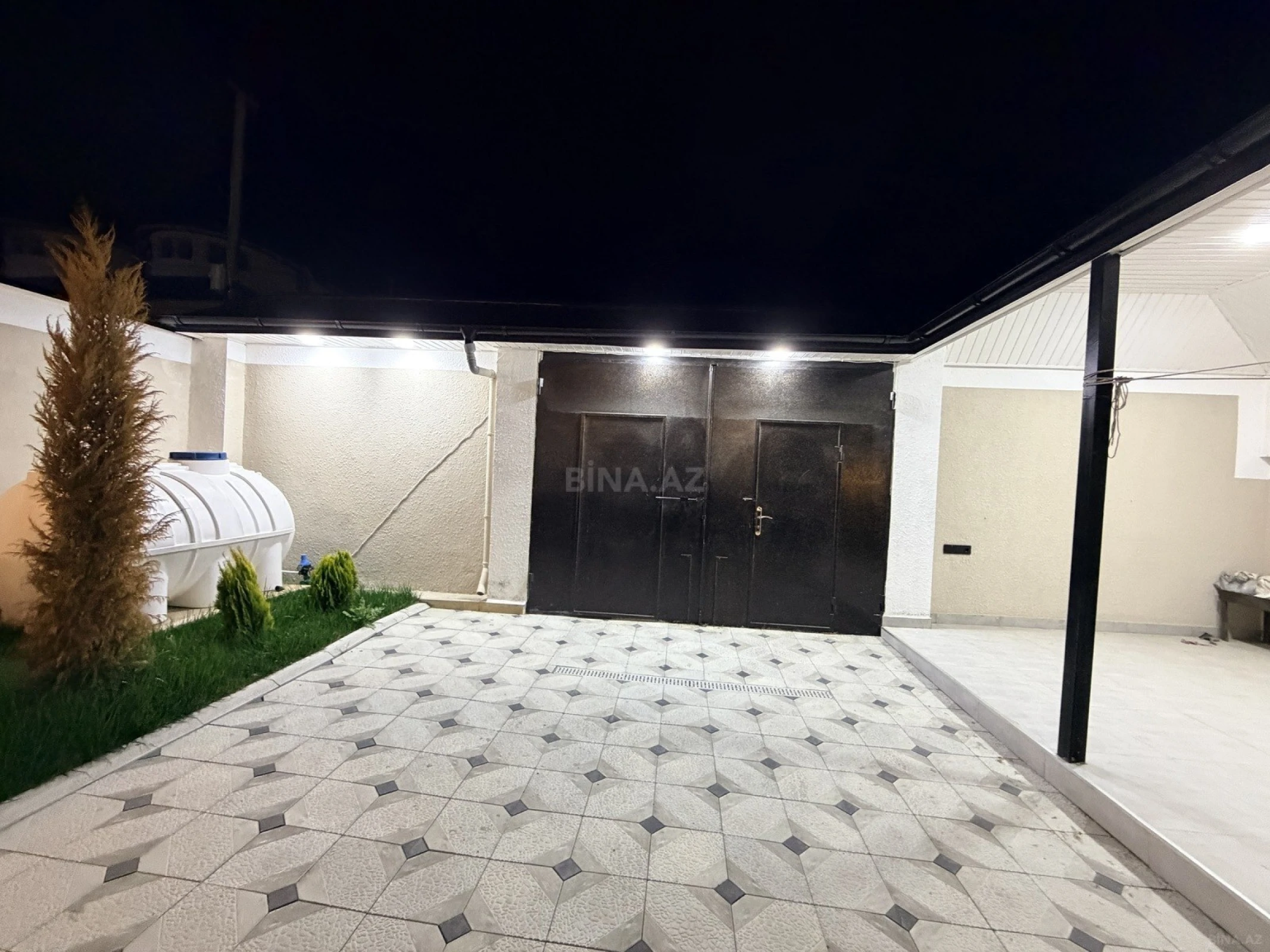 Satılır 6 otaqlı həyət evi 200 m²