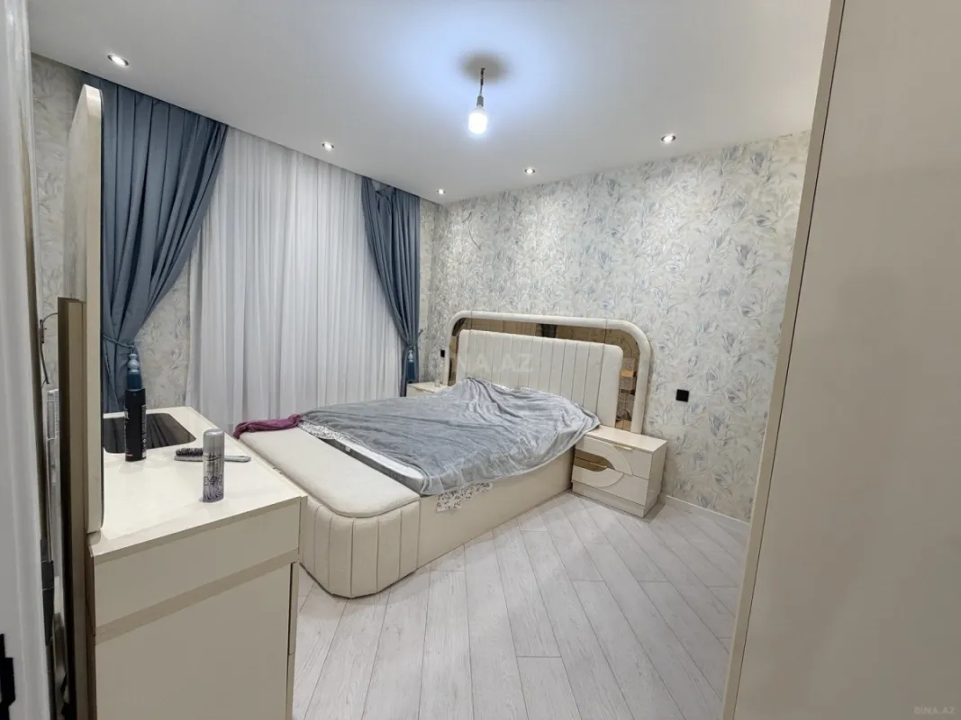 Satılır 6 otaqlı həyət evi 200 m²