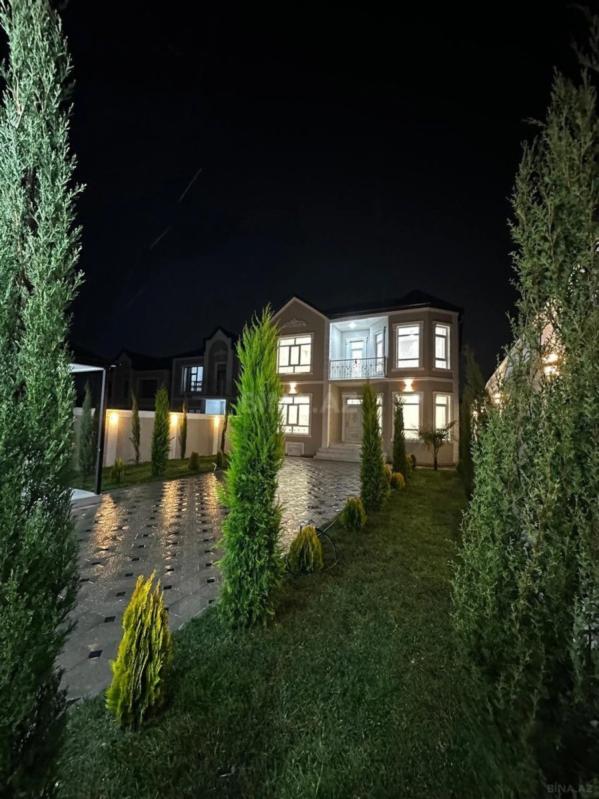 Satılır 6 otaqlı həyət evi 200 m²