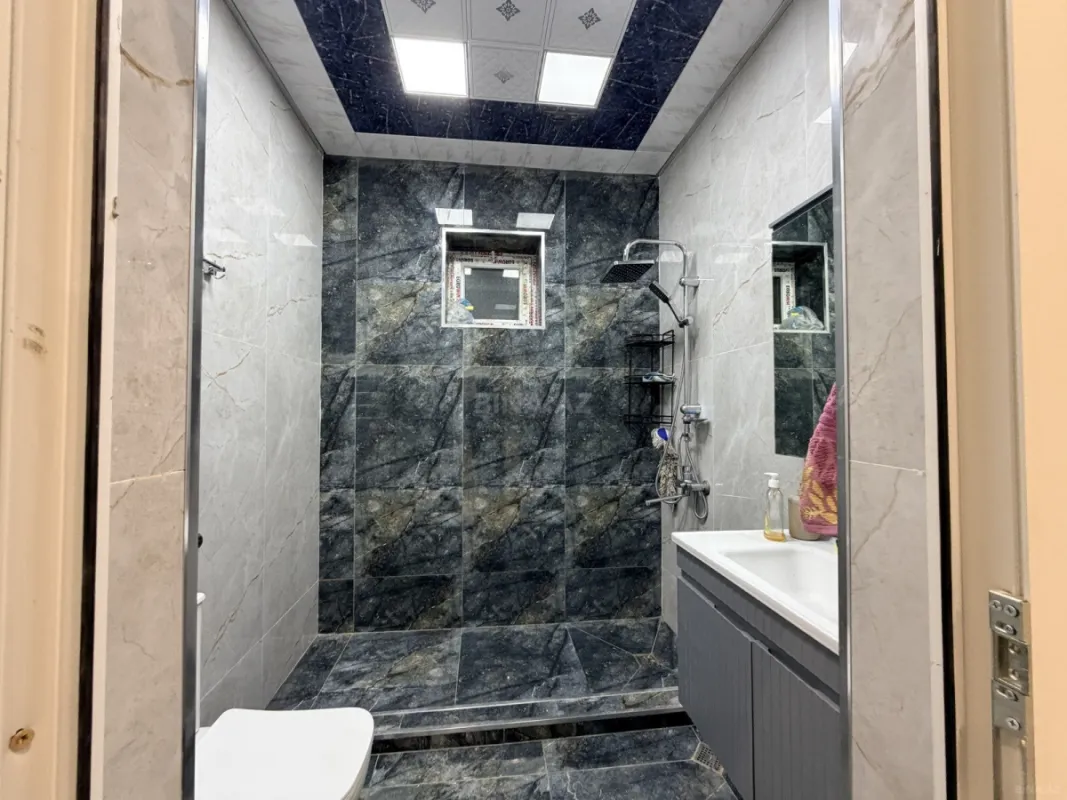 Satılır 6 otaqlı həyət evi 200 m²