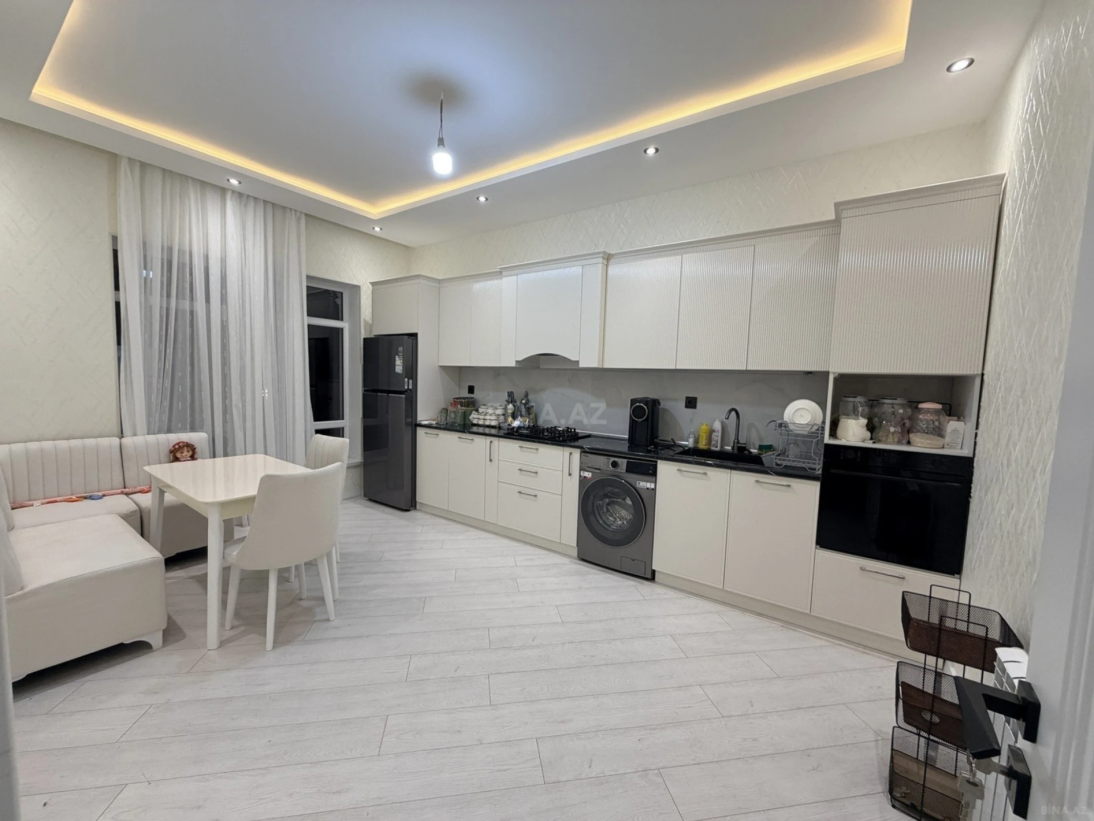 Satılır 6 otaqlı həyət evi 200 m²