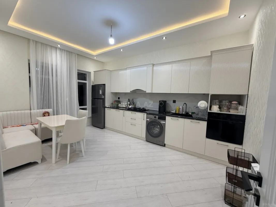 Satılır 6 otaqlı həyət evi 200 m²