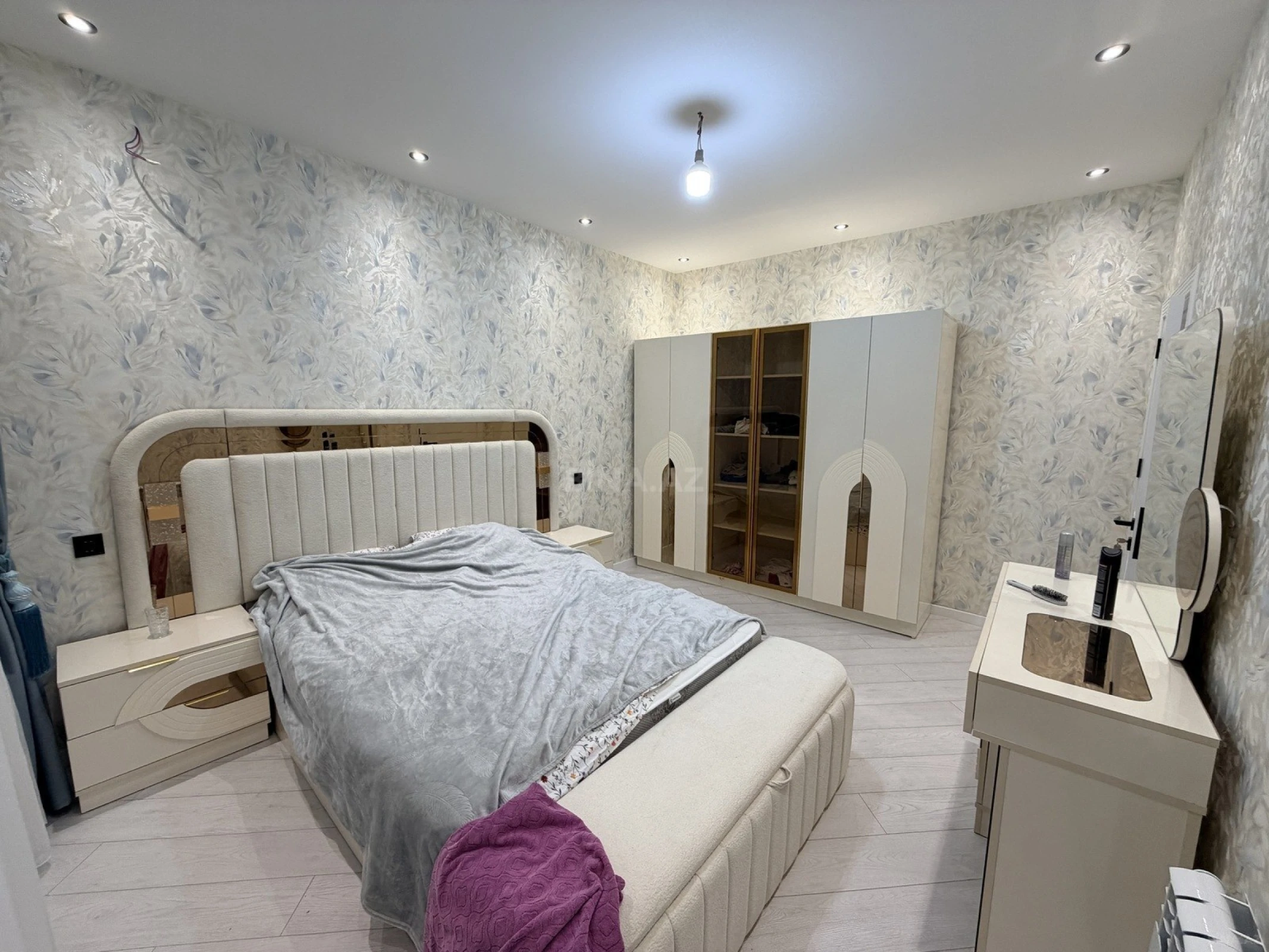 Satılır 6 otaqlı həyət evi 200 m²