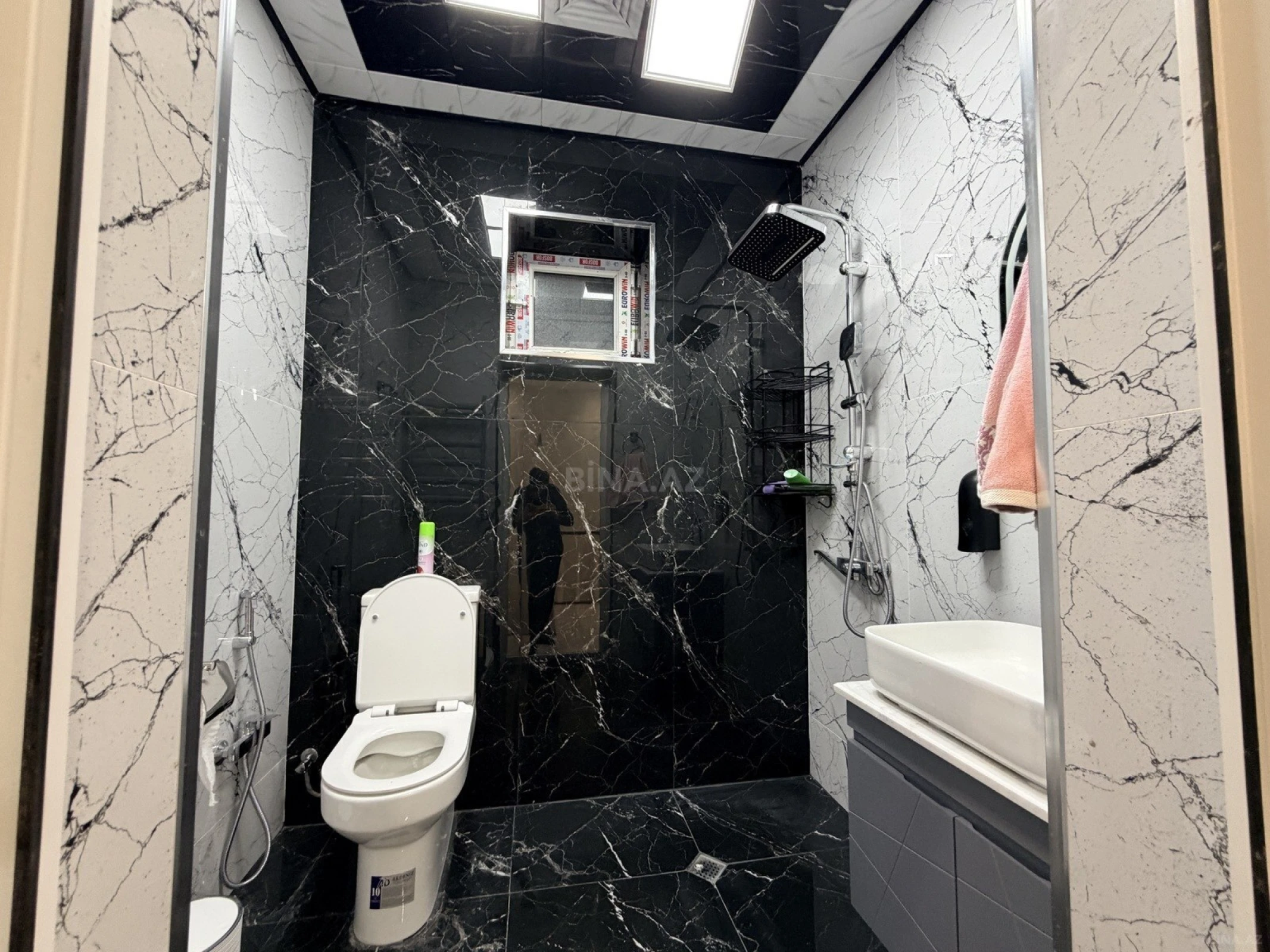 Satılır 6 otaqlı həyət evi 200 m²