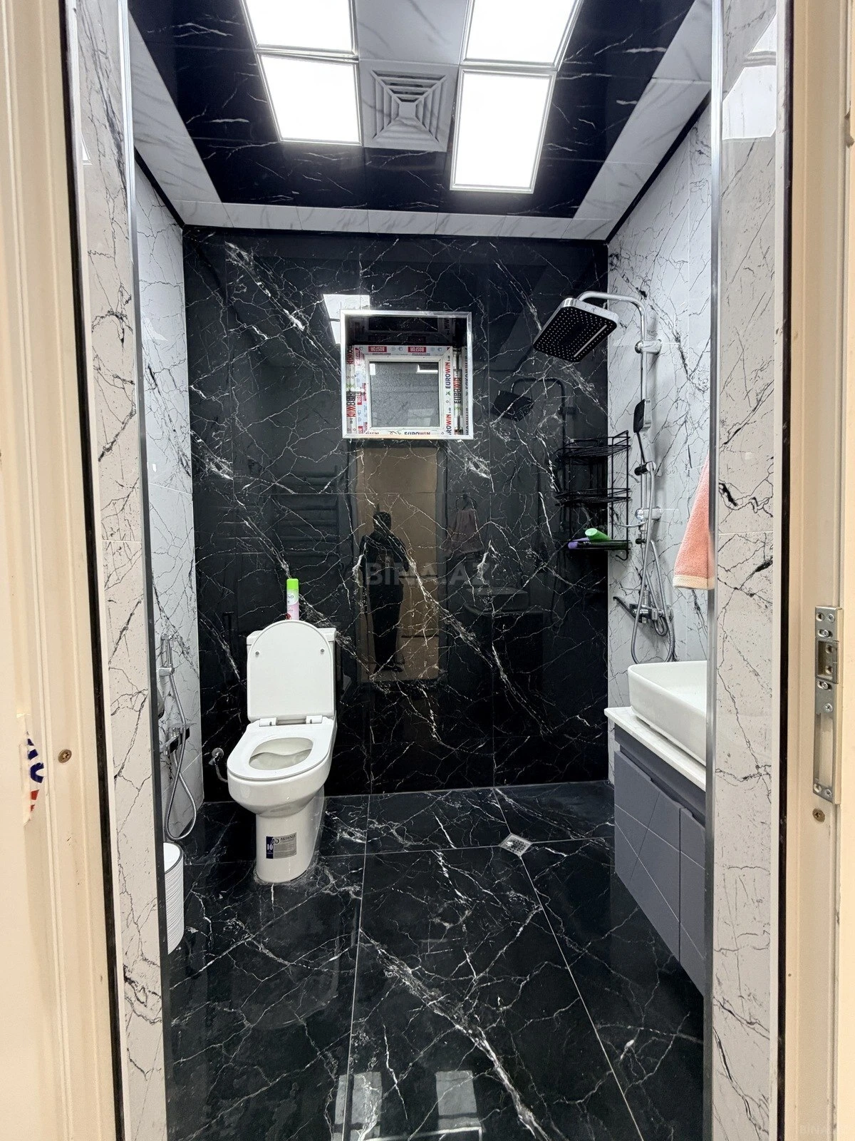 Satılır 6 otaqlı həyət evi 200 m²