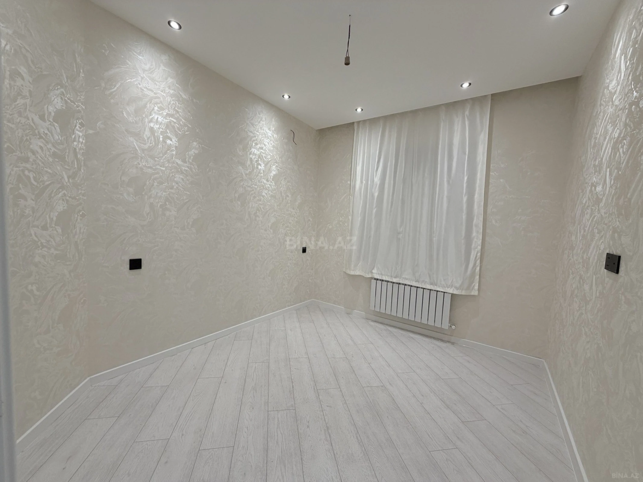 Satılır 6 otaqlı həyət evi 200 m²