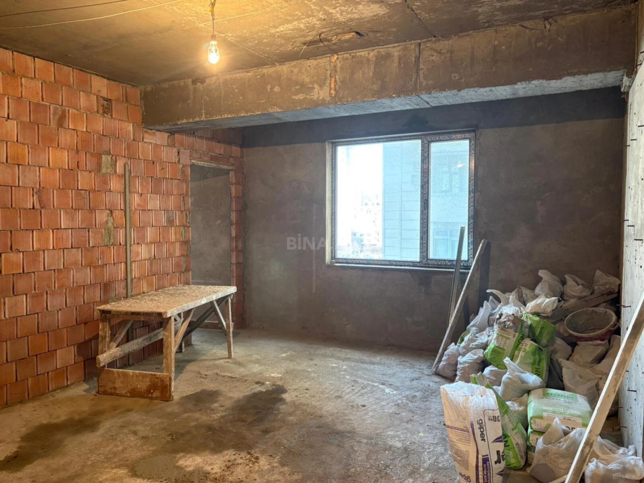 Satılır 3 otaqlı mənzil 106 m²