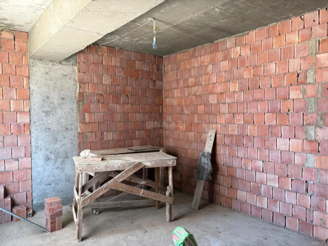 Satılır 3 otaqlı mənzil 106 m²