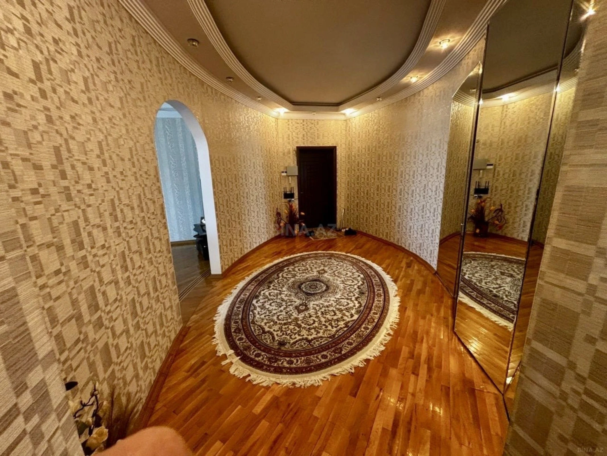 Satılır 3 otaqlı mənzil 140 m²