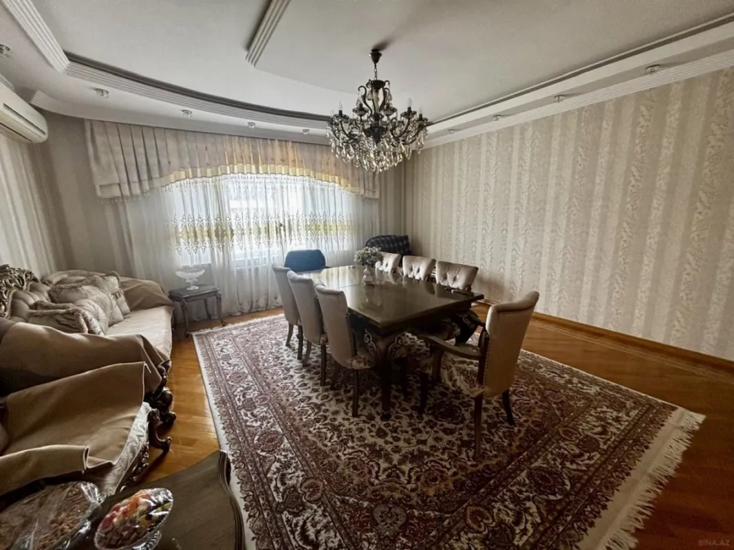 Satılır 3 otaqlı mənzil 140 m²