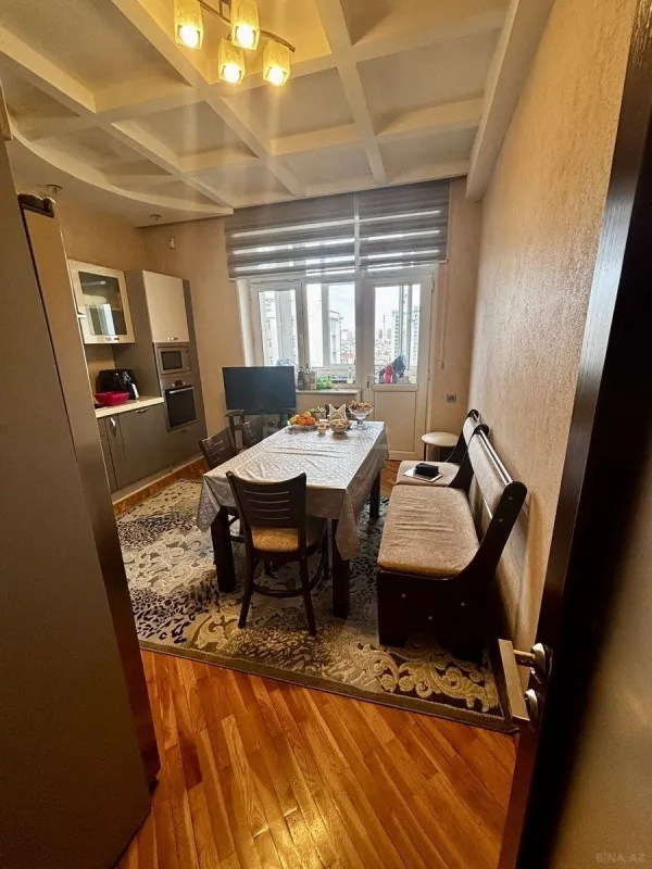 Satılır 3 otaqlı mənzil 140 m²