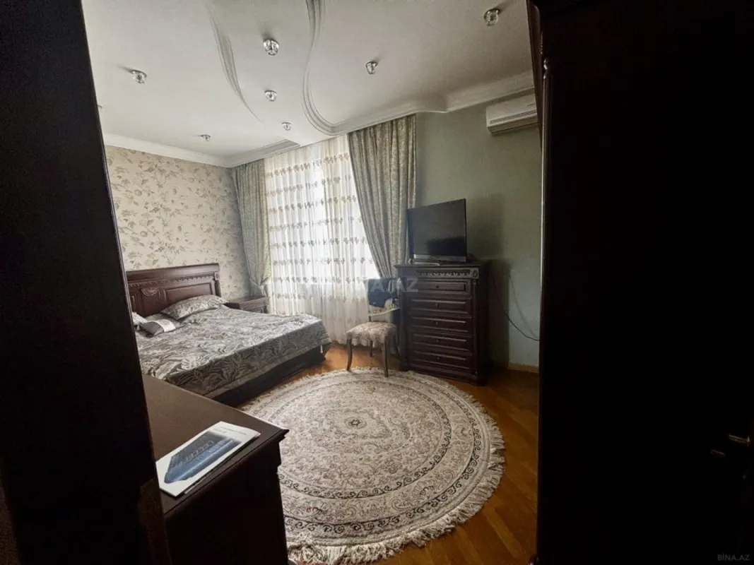 Satılır 3 otaqlı mənzil 140 m²