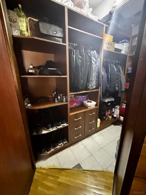 Satılır 3 otaqlı mənzil 140 m²