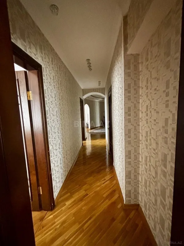 Satılır 3 otaqlı mənzil 140 m²