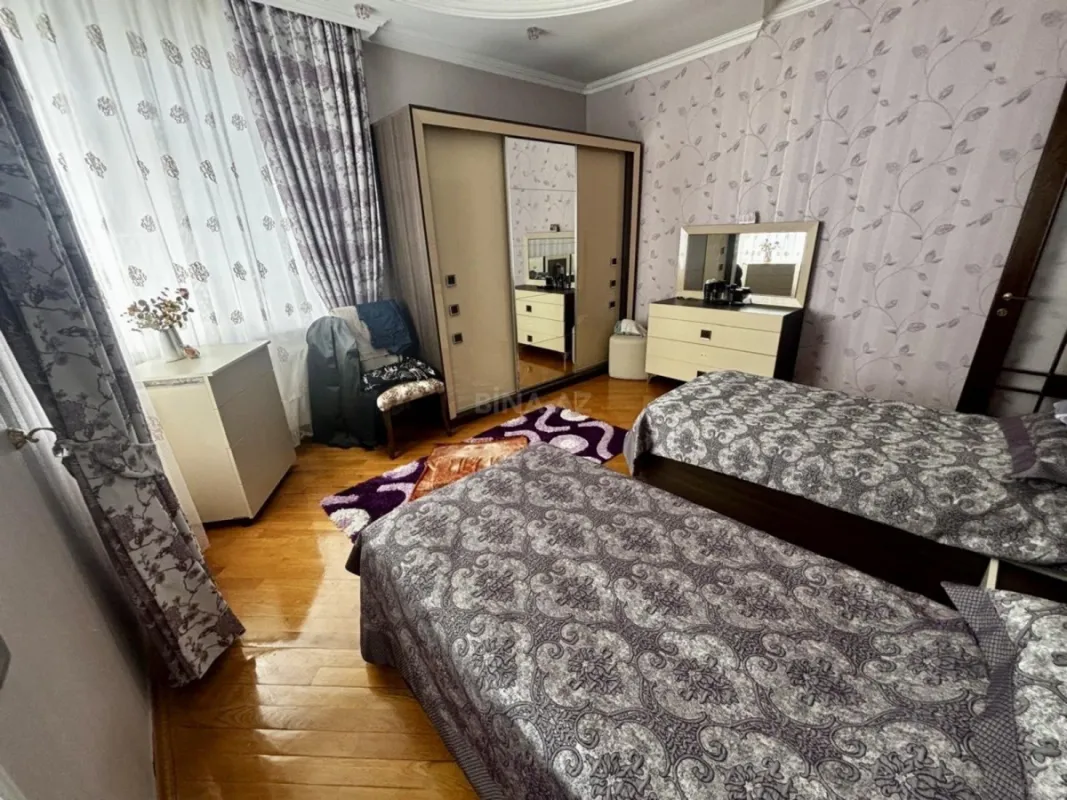 Satılır 3 otaqlı mənzil 140 m²