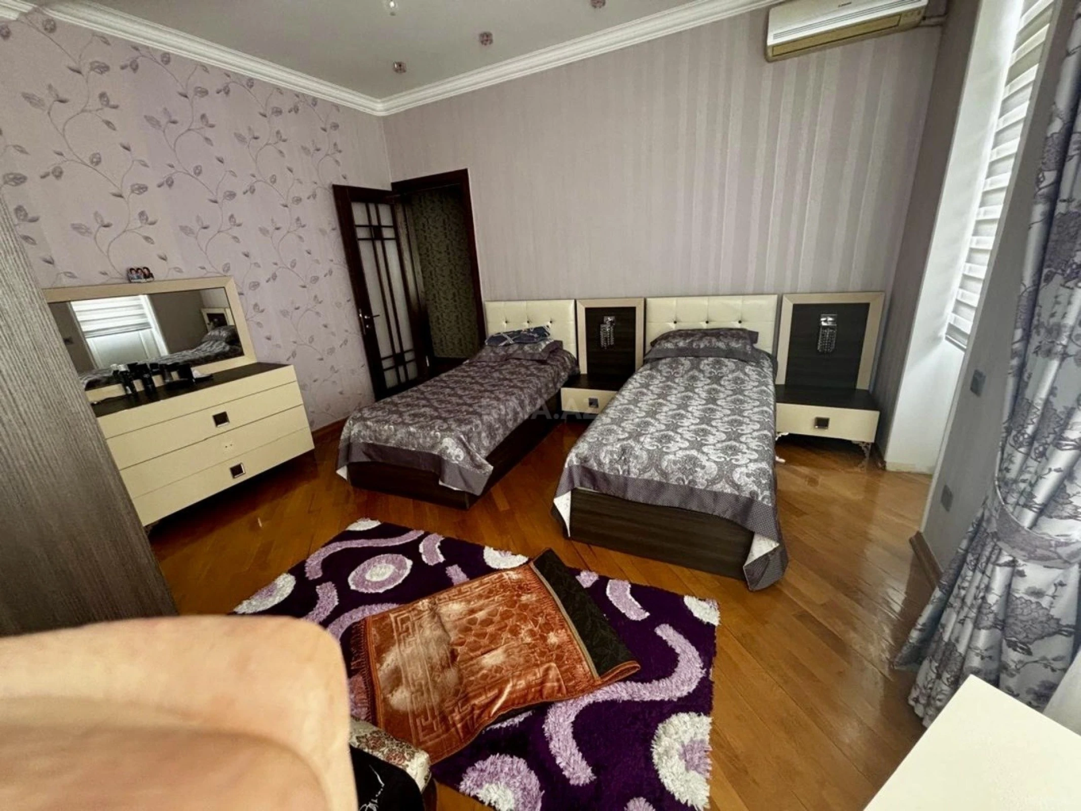 Satılır 3 otaqlı mənzil 140 m²