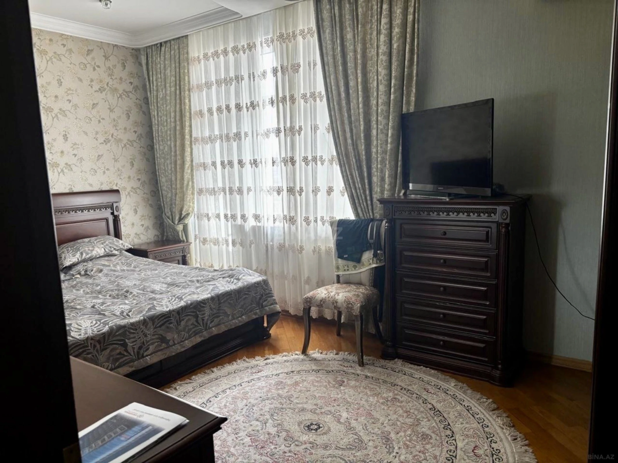 Satılır 3 otaqlı mənzil 140 m²
