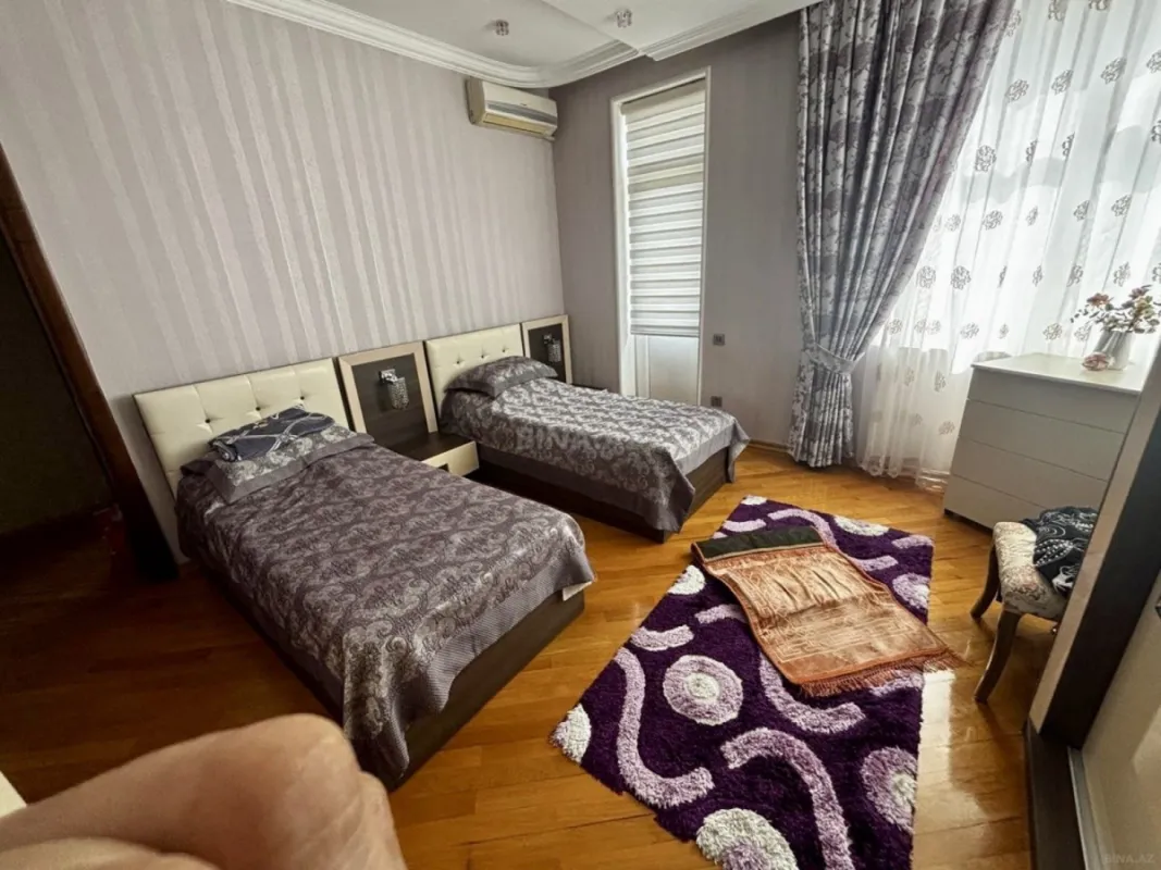 Satılır 3 otaqlı mənzil 140 m²