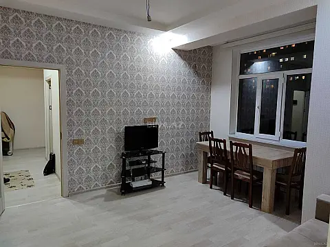 Kirayə verilir 2 otaqlı mənzil 50 m²