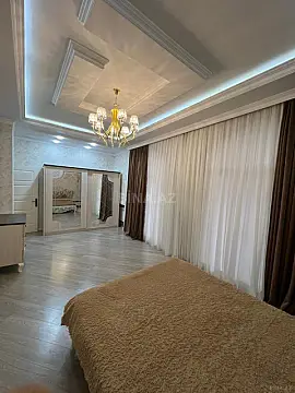 Kirayə verilir 7 otaqlı həyət evi 350 m²