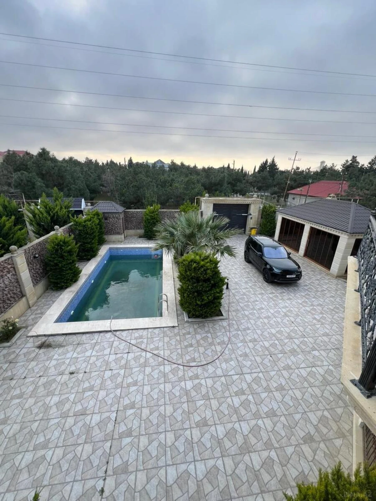 Kirayə verilir 7 otaqlı həyət evi 350 m²