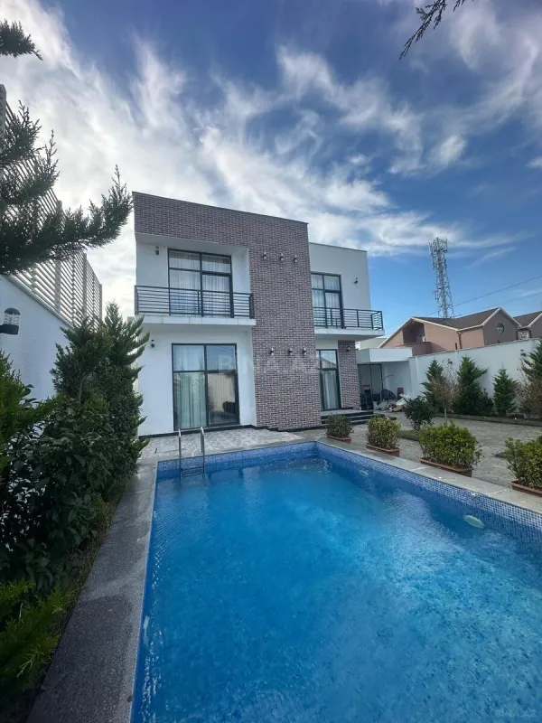 Kirayə verilir 5 otaqlı həyət evi 200 m²