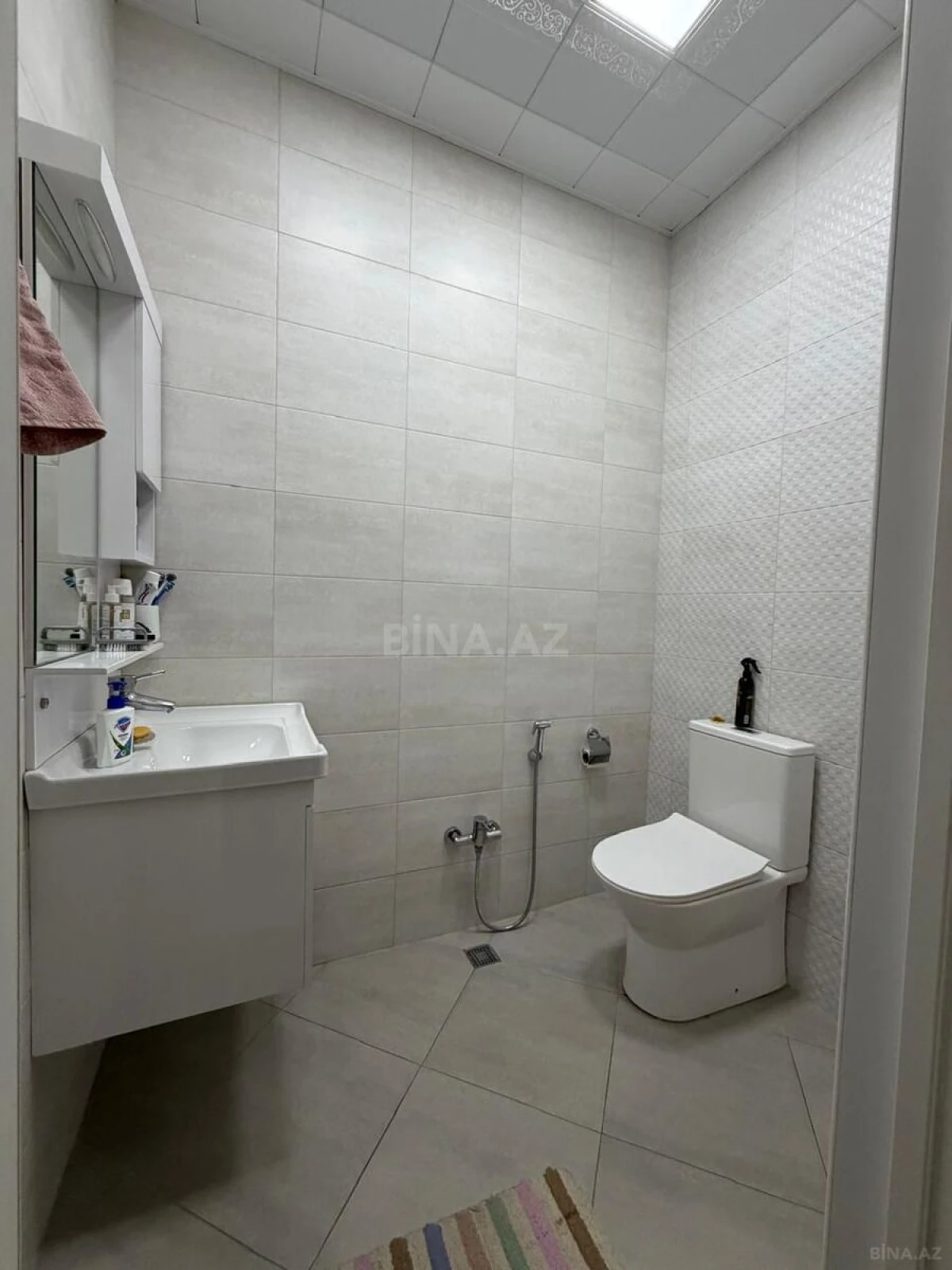 Satılır 2 otaqlı mənzil 75 m²